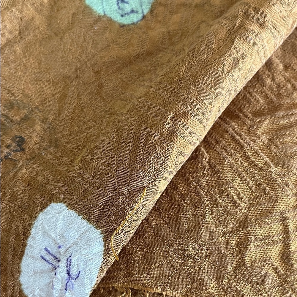 Elegant Gold and Cream Patterned Scarf Textured - Picture 5 of 7